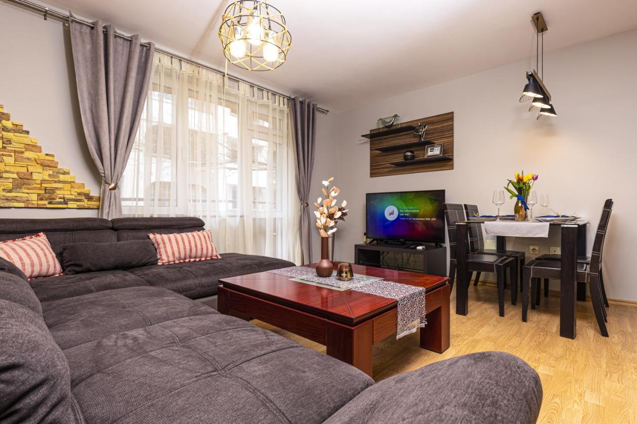 1Bd Flat With A Garage - 5 Mins To The City Centre Apartment Пловдив Екстериор снимка