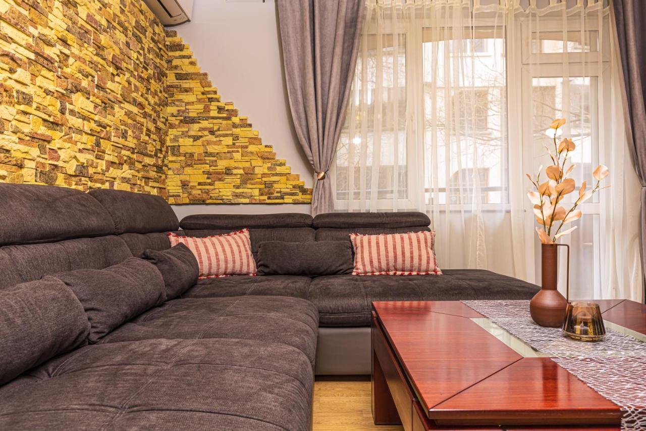 1Bd Flat With A Garage - 5 Mins To The City Centre Apartment Пловдив Екстериор снимка